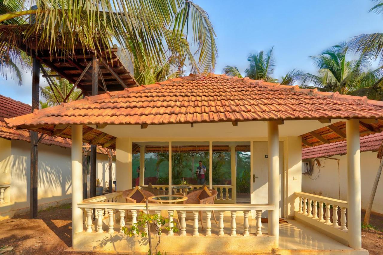 Morjim Holiday Beach Resort Ngoại thất bức ảnh